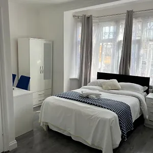 starlet-property.cambridgehotelsuk.com/